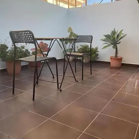 Beachfront Apartment In Laranca Appartamento *