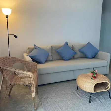 Appartamento Beachfront Apartment In Laranca